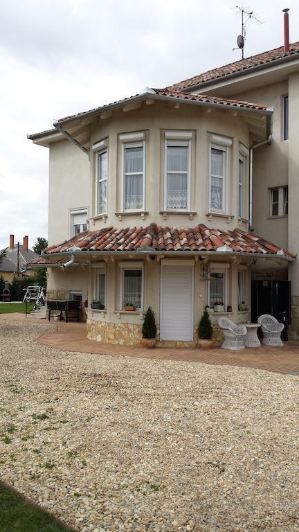 Villa Rubin Panzio Hajduszoboszlo Exterior foto